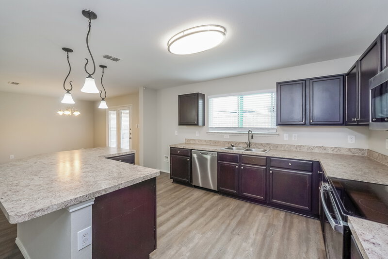 2,350/Mo, 4920 Wild Oats Dr Fort Worth, TX 76179 Kitchen View 2