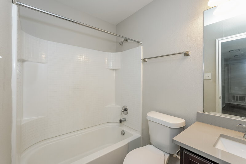 2,350/Mo, 4920 Wild Oats Dr Fort Worth, TX 76179 Bathroom View