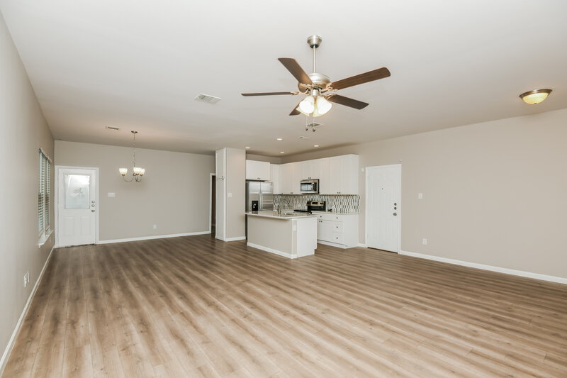 2,290/Mo, 2313 Sundrop Ct Fort Worth, TX 76108 Living Room View