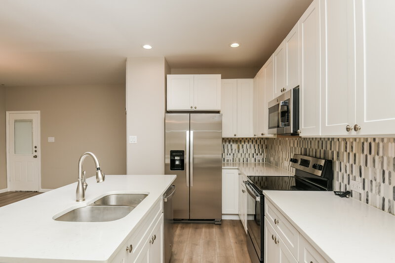 2,290/Mo, 2313 Sundrop Ct Fort Worth, TX 76108 Kitchen View 2