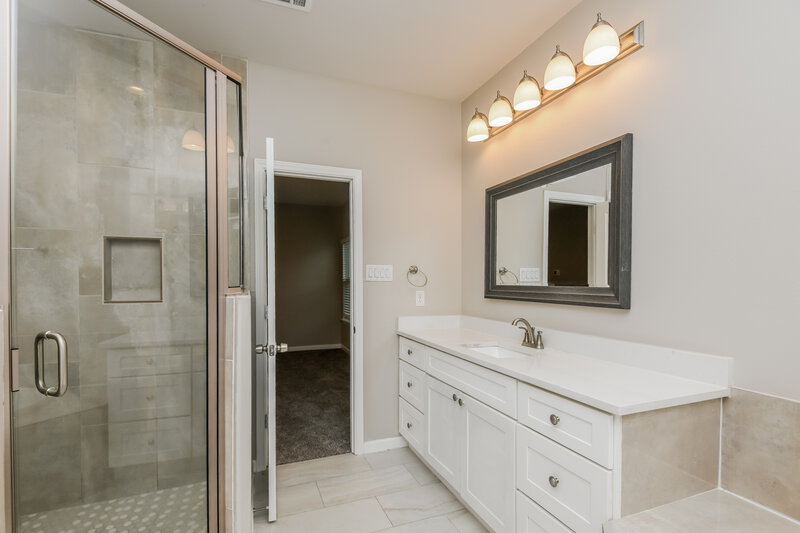 2,290/Mo, 2313 Sundrop Ct Fort Worth, TX 76108 Main Bathroom View 2