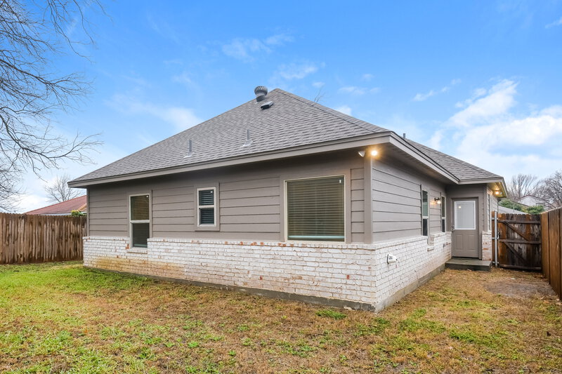 2,290/Mo, 2313 Sundrop Ct Fort Worth, TX 76108 Rear View