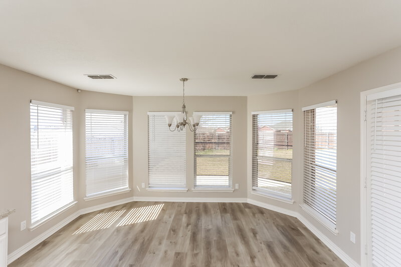 2,350/Mo, 6918 Meadow Bend Dr Arlington, TX 76002 Dining Room View