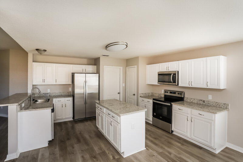 2,350/Mo, 6918 Meadow Bend Dr Arlington, TX 76002 Kitchen View 3