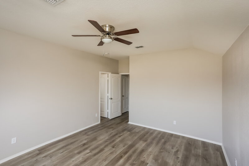 2,350/Mo, 6918 Meadow Bend Dr Arlington, TX 76002 Main Bedroom View