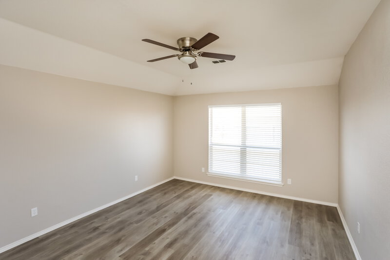 2,350/Mo, 6918 Meadow Bend Dr Arlington, TX 76002 Main Bedroom View 2