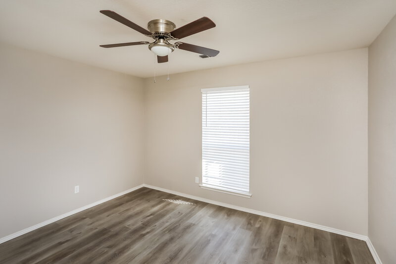 2,350/Mo, 6918 Meadow Bend Dr Arlington, TX 76002 Bedroom View 3