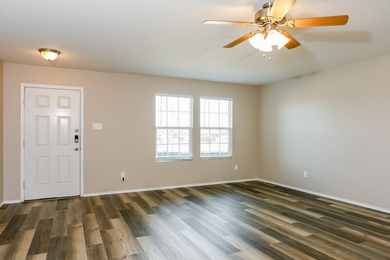 2,140/Mo, 420 Silver Leaf Dr Fate, TX 75087 Living Room View 3