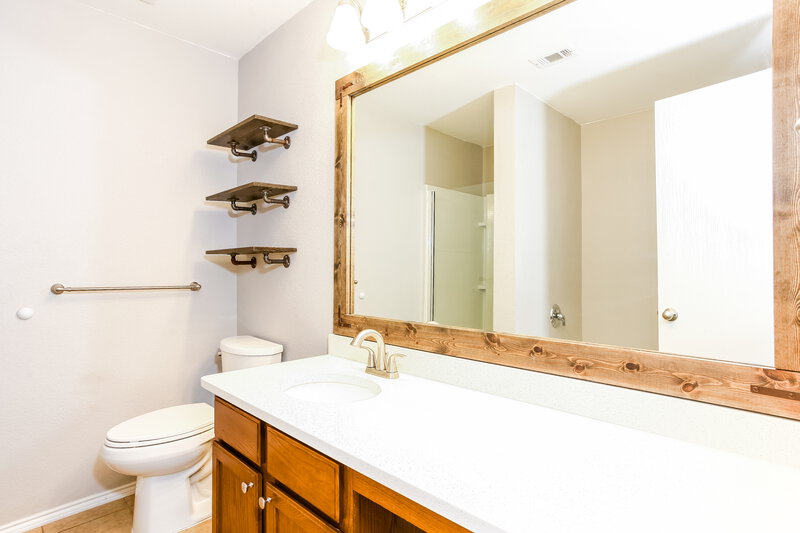 2,140/Mo, 420 Silver Leaf Dr Fate, TX 75087 Main Bathroom View