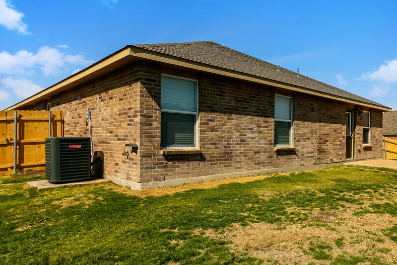 2,140/Mo, 420 Silver Leaf Dr Fate, TX 75087 Rear View