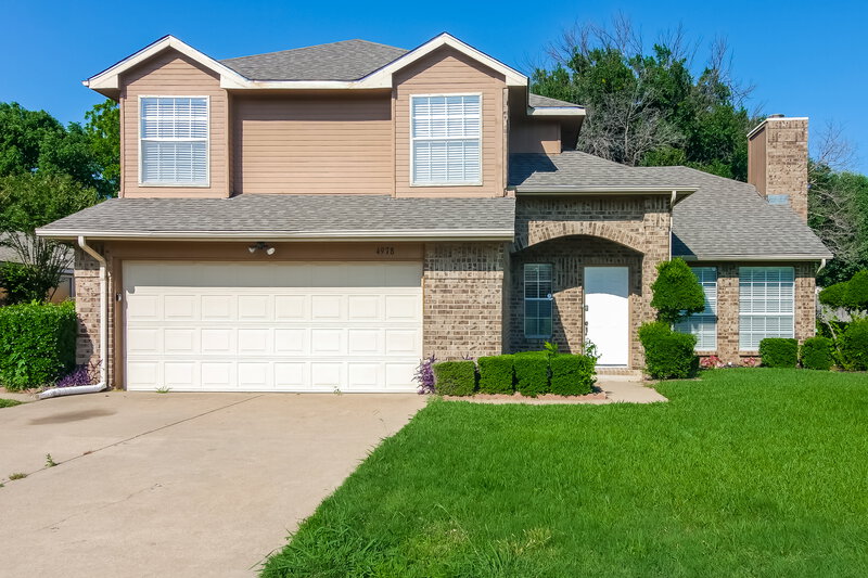 2,225/Mo, 4978 Briar Oaks Ln Grand Prairie, TX 75052 External View