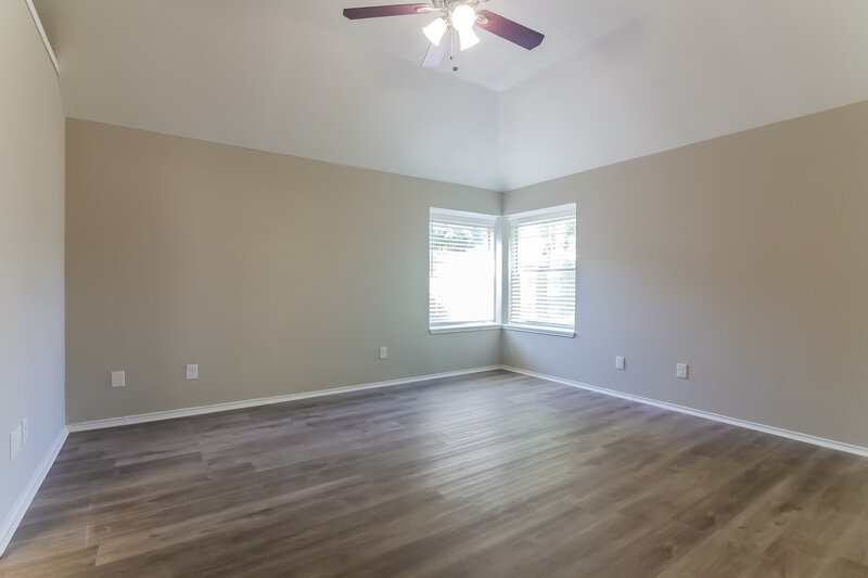 2,225/Mo, 4978 Briar Oaks Ln Grand Prairie, TX 75052 Main Bedroom View