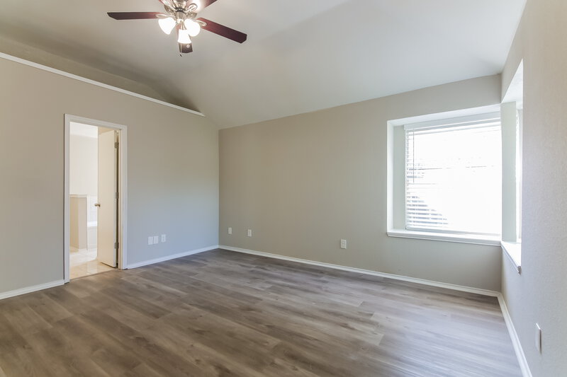 2,225/Mo, 4978 Briar Oaks Ln Grand Prairie, TX 75052 Main Bedroom View 2