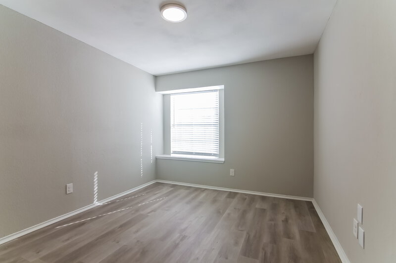 2,225/Mo, 4978 Briar Oaks Ln Grand Prairie, TX 75052 Bedroom View