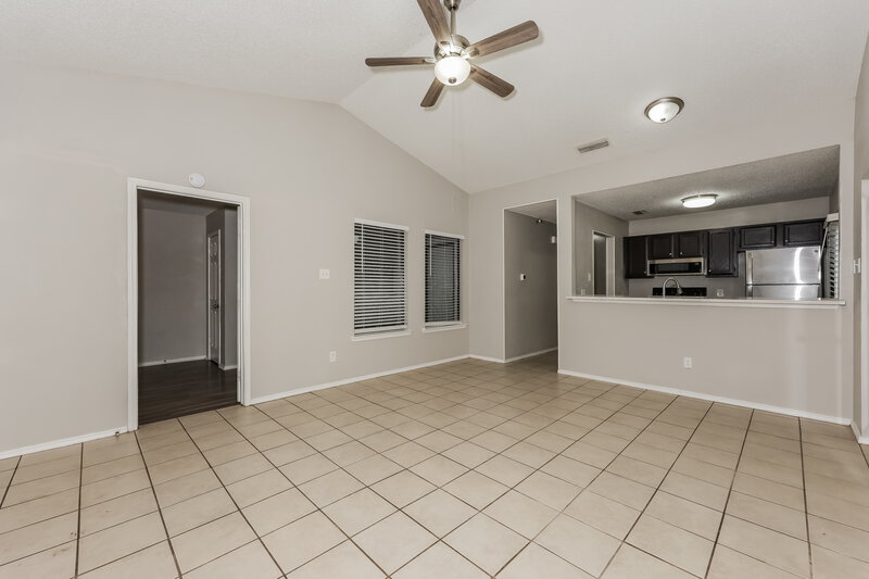 1,600/Mo, 140 Callender Dr Fort Worth, TX 76108 Living Room View 2