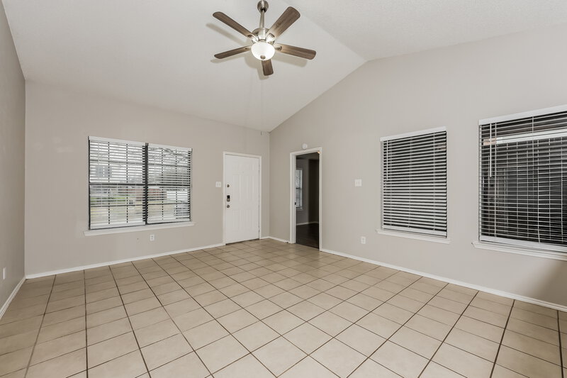 1,600/Mo, 140 Callender Dr Fort Worth, TX 76108 Living Room View 3