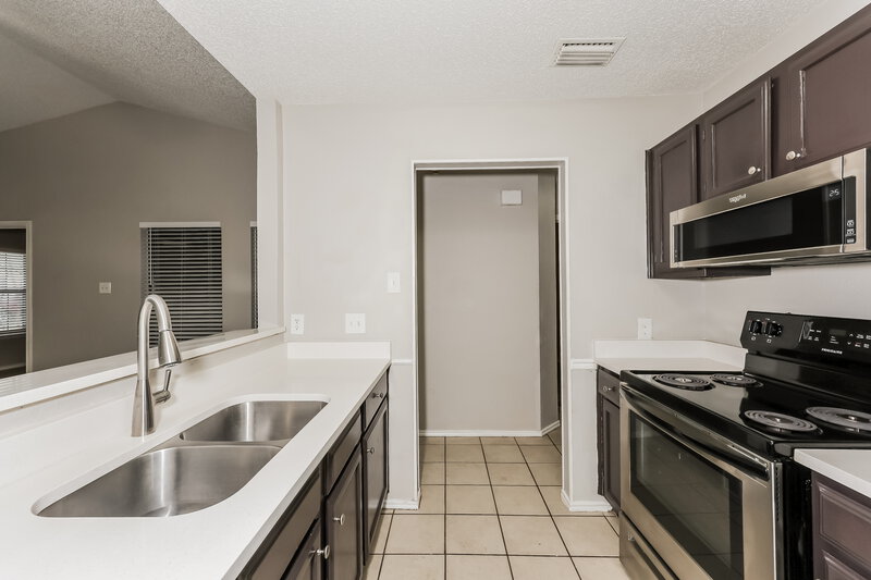 1,600/Mo, 140 Callender Dr Fort Worth, TX 76108 Kitchen View