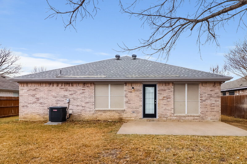 2,035/Mo, 1109 Darren Dr Burleson, TX 76028 Rear View