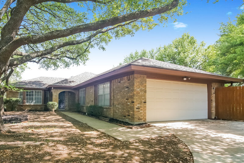 1,835/Mo, 709 NW Renfro St Burleson, TX 76028 External View