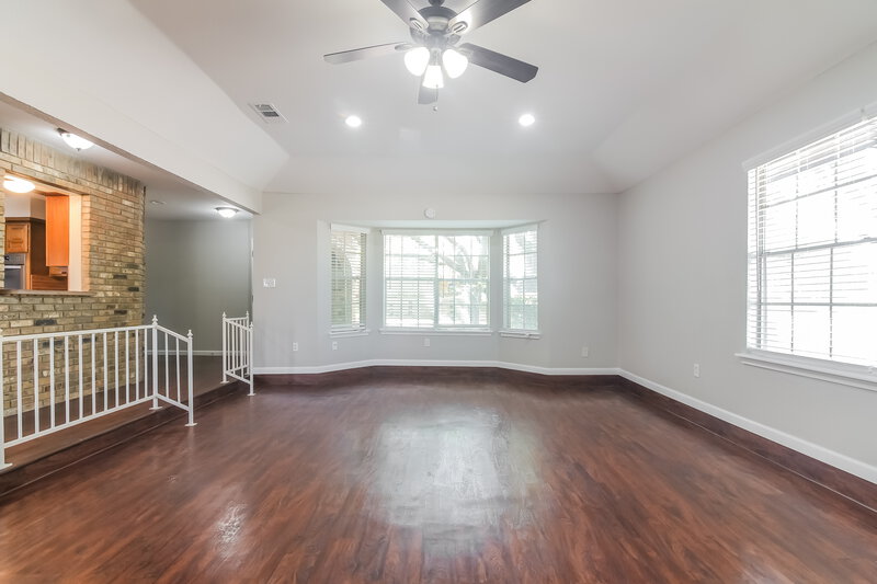 1,835/Mo, 709 NW Renfro St Burleson, TX 76028 Living Room View 2