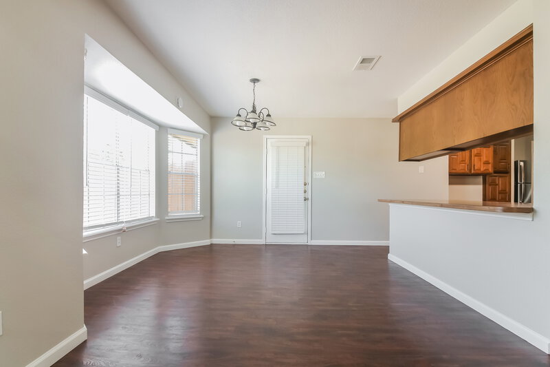 1,835/Mo, 709 NW Renfro St Burleson, TX 76028 Dining Room View
