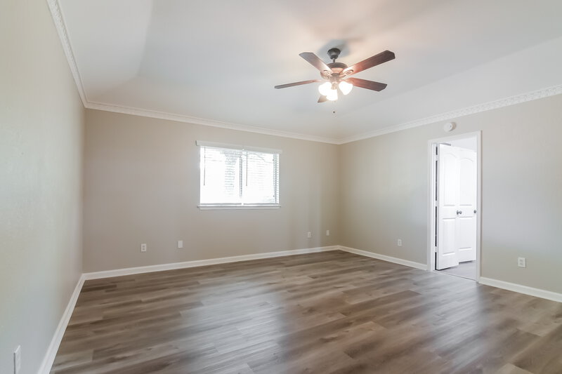 1,835/Mo, 709 NW Renfro St Burleson, TX 76028 Main Bedroom View