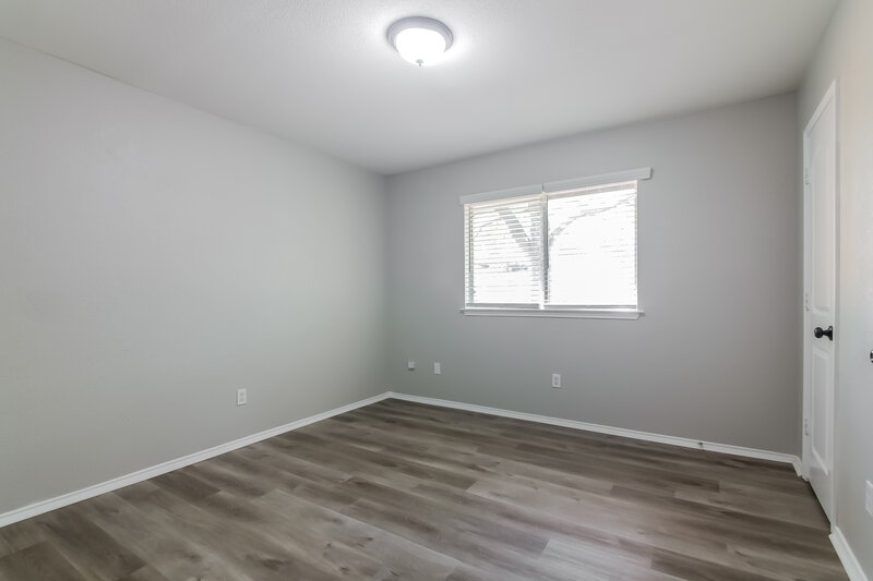 1,835/Mo, 709 NW Renfro St Burleson, TX 76028 Bedroom View