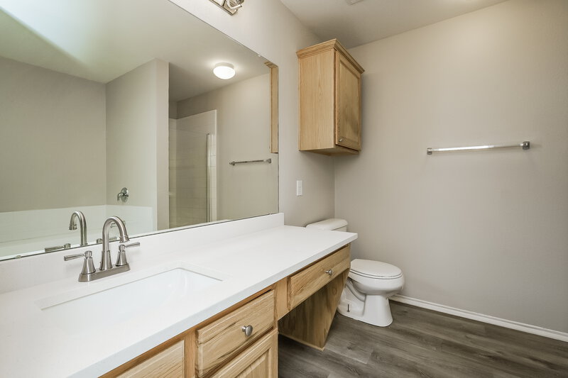 1,930/Mo, 8813 Sagebrush Trl Cross Roads, TX 76227 Main Bathroom View