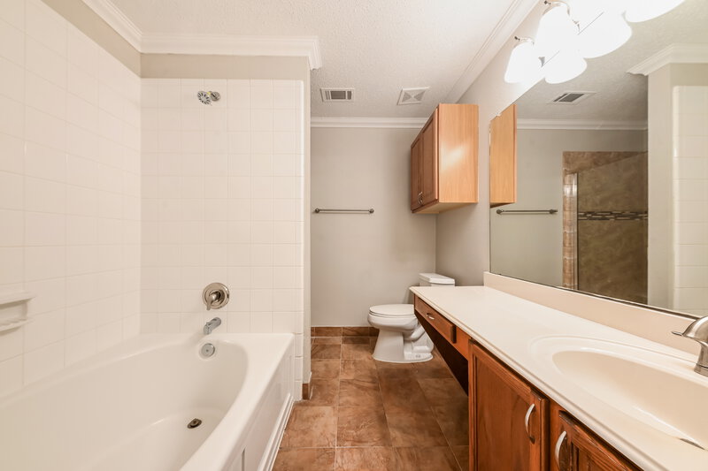 2,175/Mo, 1036 Singletree Dr Forney, TX 75126 Main Bathroom View