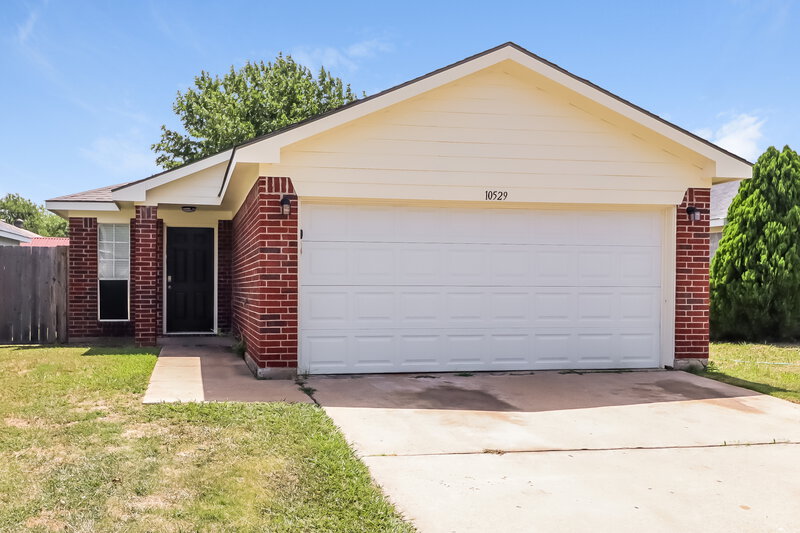 1,900/Mo, 10529 Towerwood Dr Fort Worth, TX 76140 External View