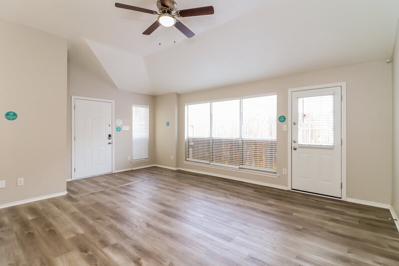 1,900/Mo, 10529 Towerwood Dr Fort Worth, TX 76140 Living Room View 2
