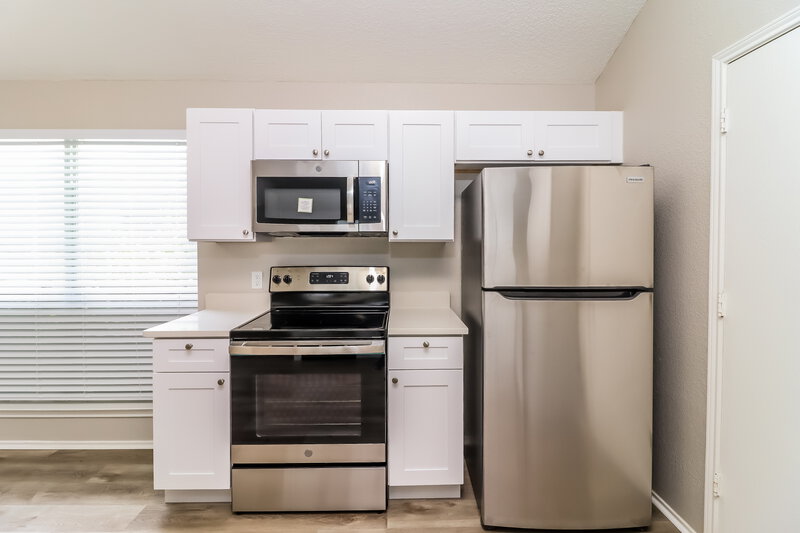1,900/Mo, 10529 Towerwood Dr Fort Worth, TX 76140 Kitchen View 2