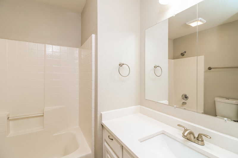 2,395/Mo, 486 Mesa Vista Dr Crowley, TX 76036 Bathroom View