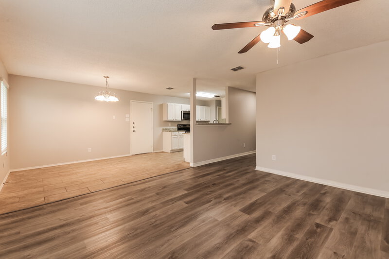 2,415/Mo, 1616 Cliffbrook Dr Rockwall, TX 75032 Living Room View 3