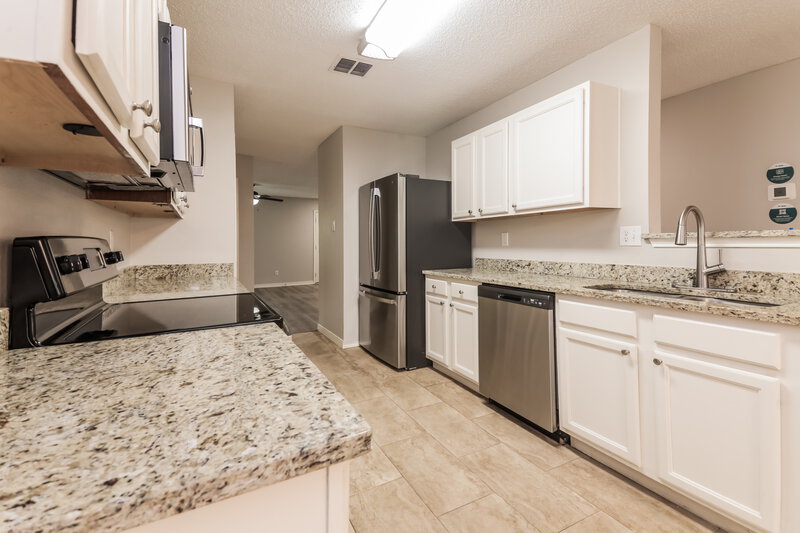 2,415/Mo, 1616 Cliffbrook Dr Rockwall, TX 75032 Kitchen View