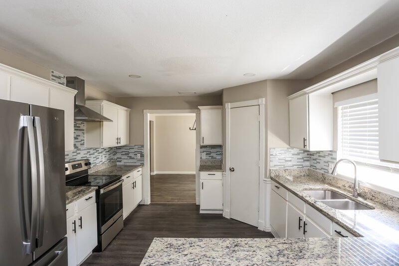 2,520/Mo, 224 Yale Blvd Glenn Heights, TX 75154 Kitchen View