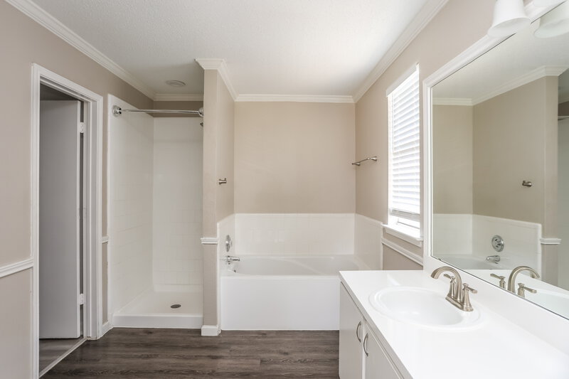 2,520/Mo, 224 Yale Blvd Glenn Heights, TX 75154 Main Bathroom View