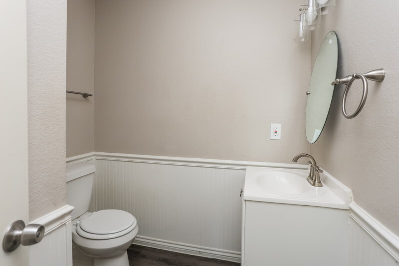 2,520/Mo, 224 Yale Blvd Glenn Heights, TX 75154 Bathroom View