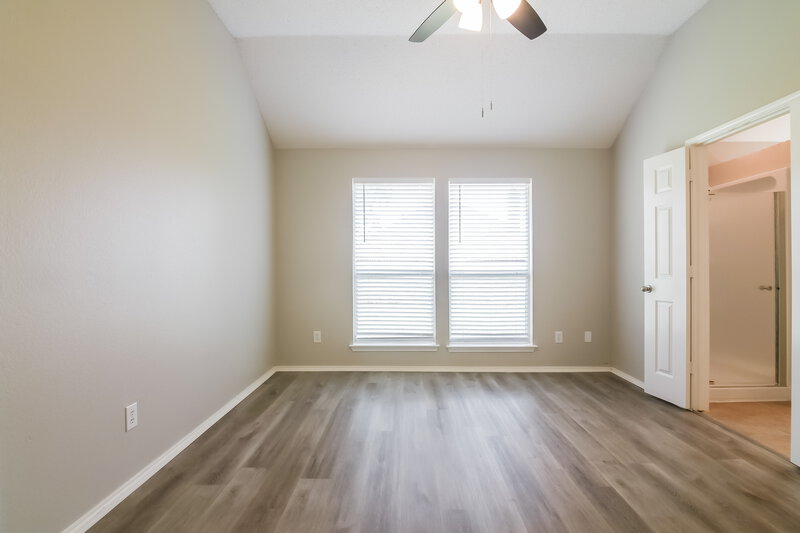 2,175/Mo, 3014 Canary Ln Midlothian, TX 76065 Main Bedroom View