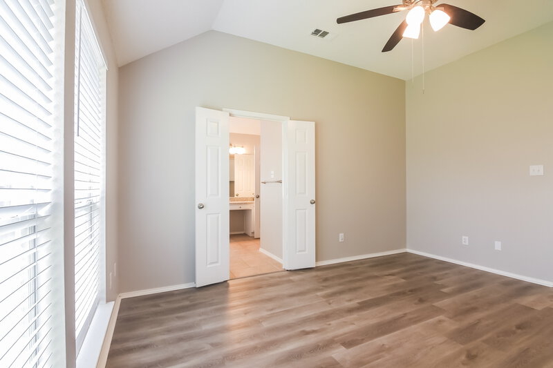 2,175/Mo, 3014 Canary Ln Midlothian, TX 76065 Main Bedroom View 2