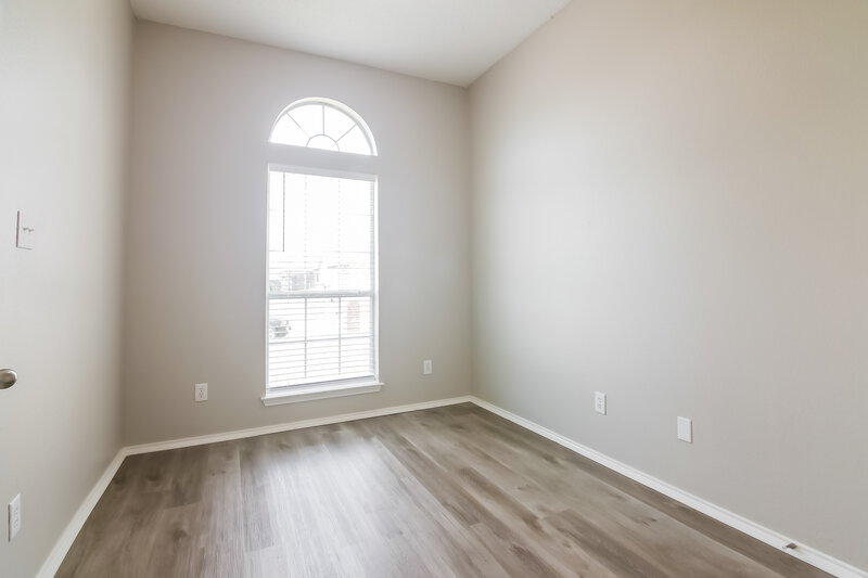 2,175/Mo, 3014 Canary Ln Midlothian, TX 76065 Bedroom View 2