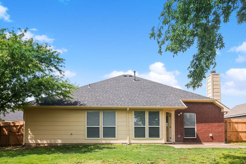 2,175/Mo, 3014 Canary Ln Midlothian, TX 76065 Rear View