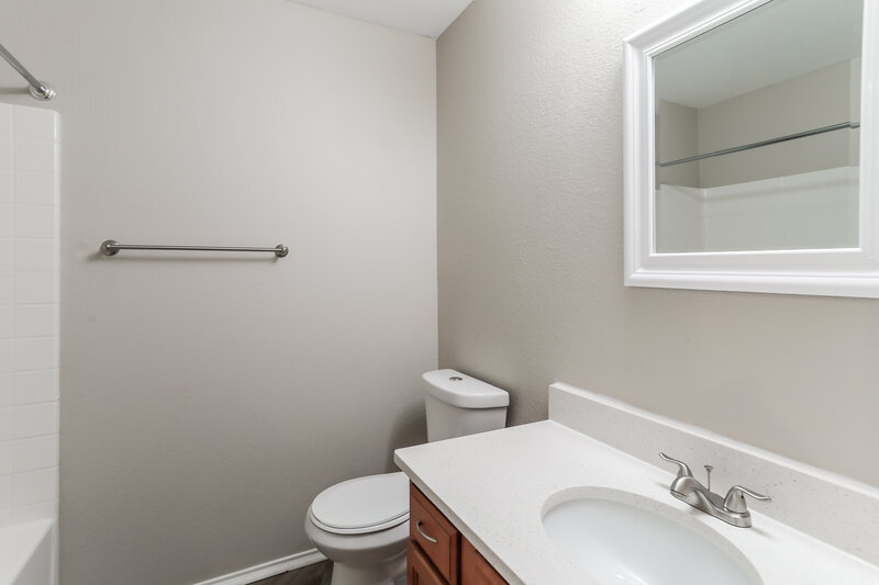 2,180/Mo, 2945 Stockton St Denton, TX 76209 Bathroom View