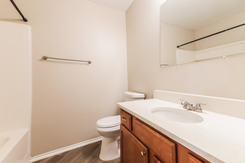1,850/Mo, 2945 Stockton St Denton, TX 76209 Bathroom View
