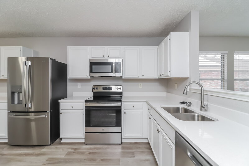 2,580/Mo, 6027 Guilia Dr Grand Prairie, TX 75052 Kitchen View