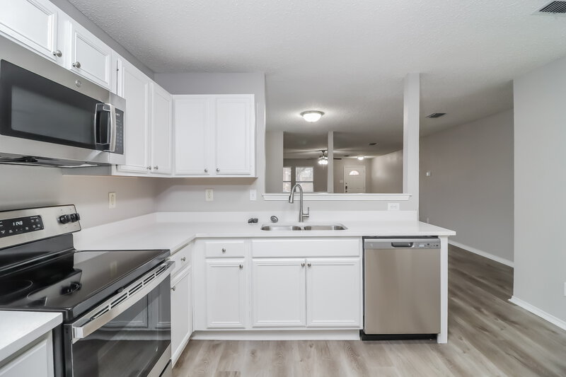 2,580/Mo, 6027 Guilia Dr Grand Prairie, TX 75052 Kitchen View 3