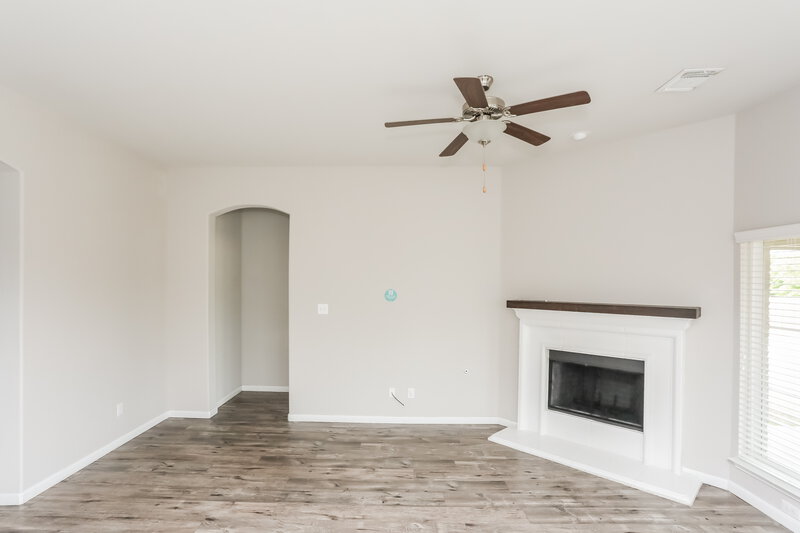 2,635/Mo, 111 Affirmed Rd Waxahachie, TX 75165 Living Room View 2