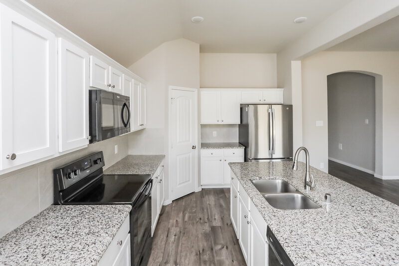 2,635/Mo, 111 Affirmed Rd Waxahachie, TX 75165 Kitchen View 2