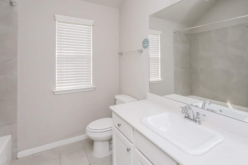 2,635/Mo, 111 Affirmed Rd Waxahachie, TX 75165 Main Bathroom View