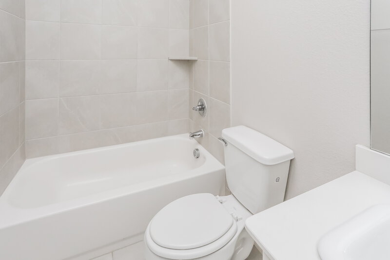 2,635/Mo, 111 Affirmed Rd Waxahachie, TX 75165 Bathroom View